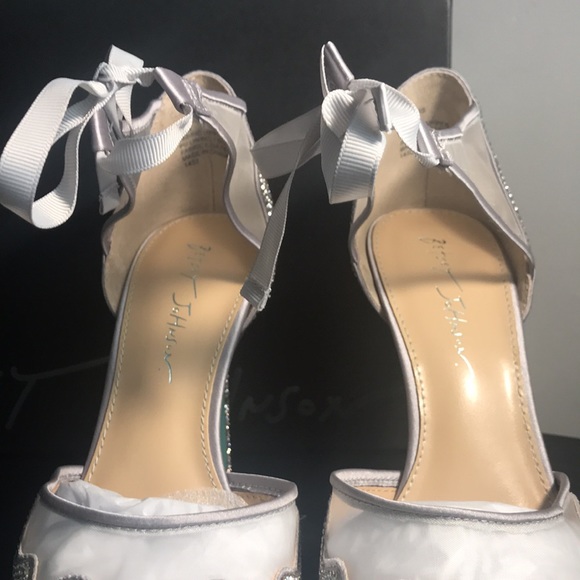 Betsey Johnson, Woman's Size 8.5 Silver Iris Rhinestone Pump - Picture 6 of 10